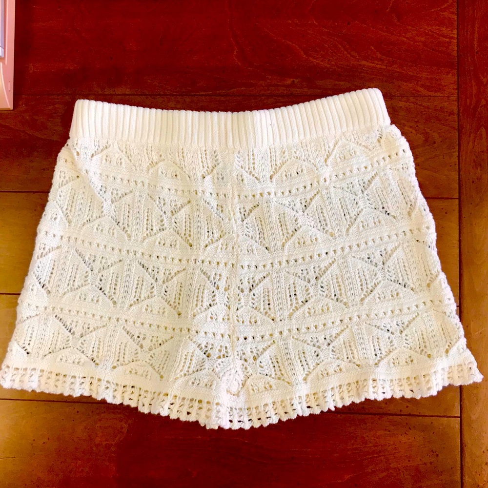 Time and Tru Women's High Waist‎ Crochet Shorts - Cream